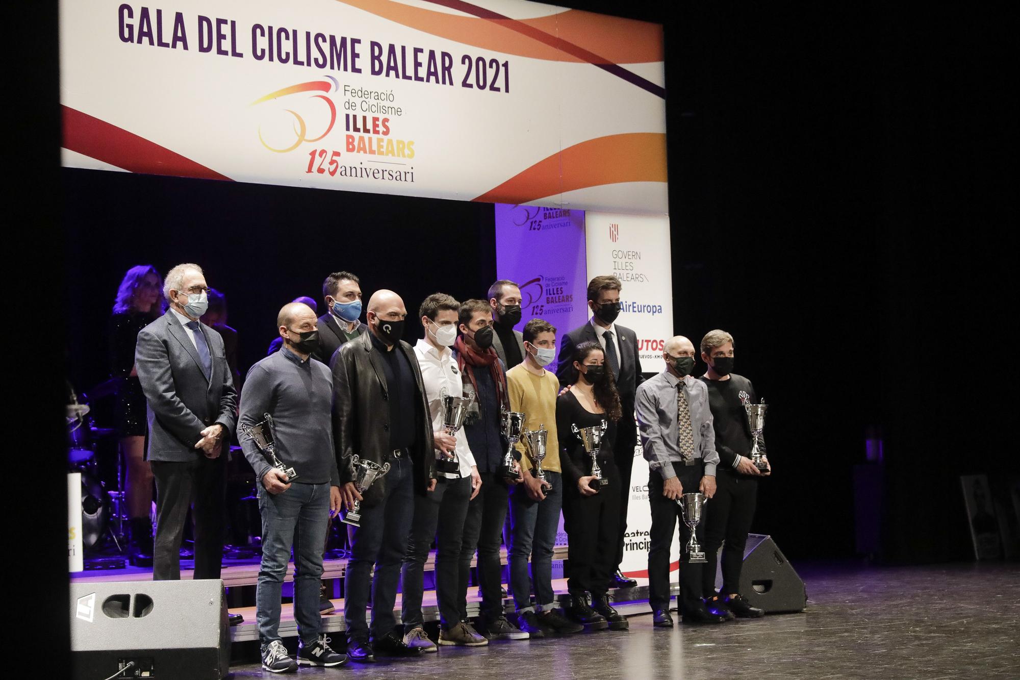 La Federación Balear de Ciclismo homenajea a sus campeones