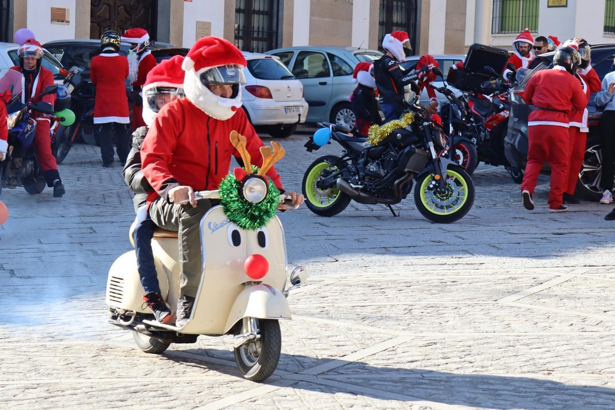 Fotogalería | Así fue la 'Papanoleada' motera de Arroyo de la Luz