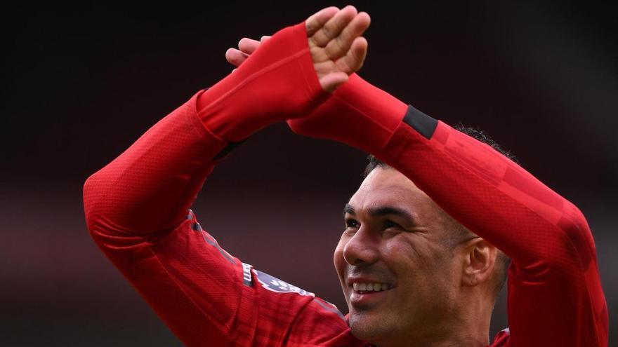 Aficionados del Manchester United piden que Casemiro continúe una temporada más