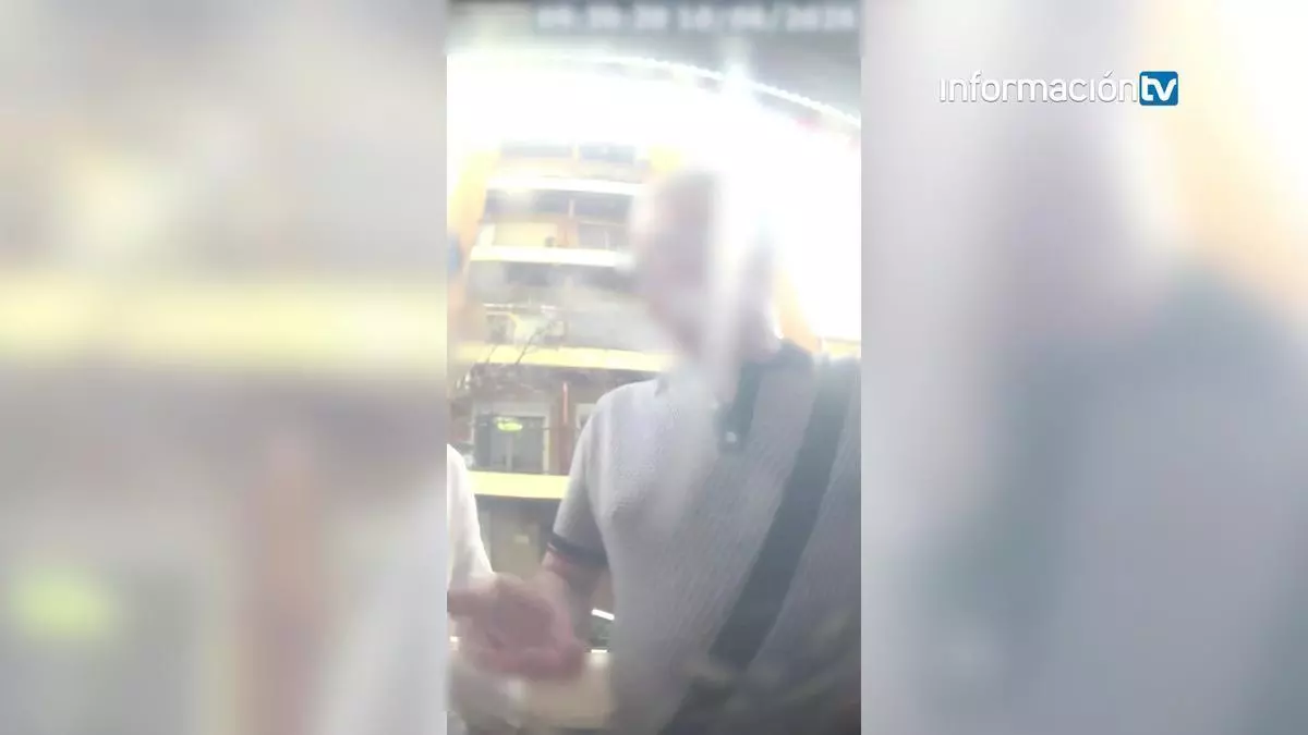 Arrestado un joven por robar a personas mayores en Alicante y Valencia con el método del "cajero averiado"