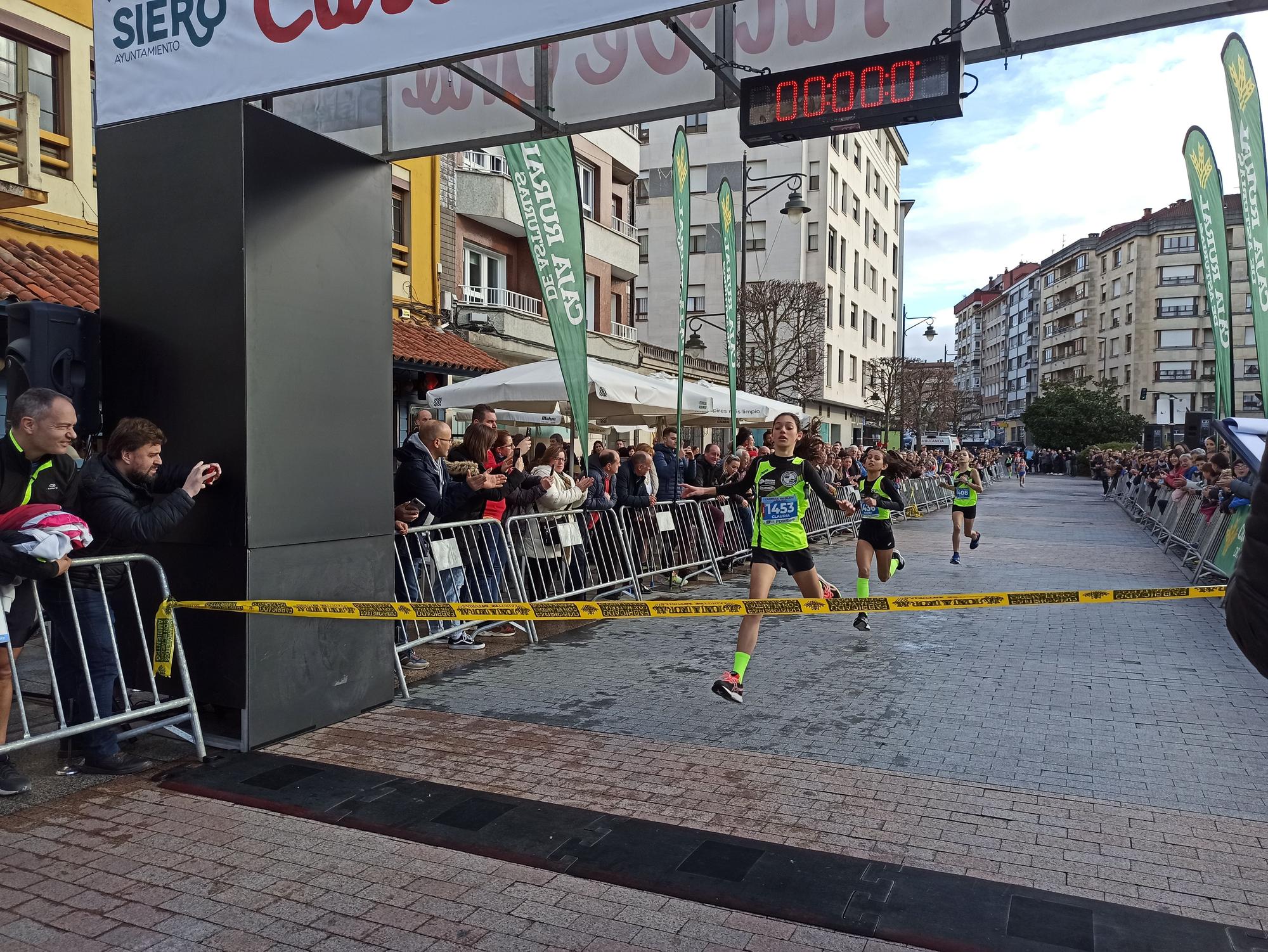 Casi 1.500 participantes disputan la carrera de Fin de Año de Pola de Siero