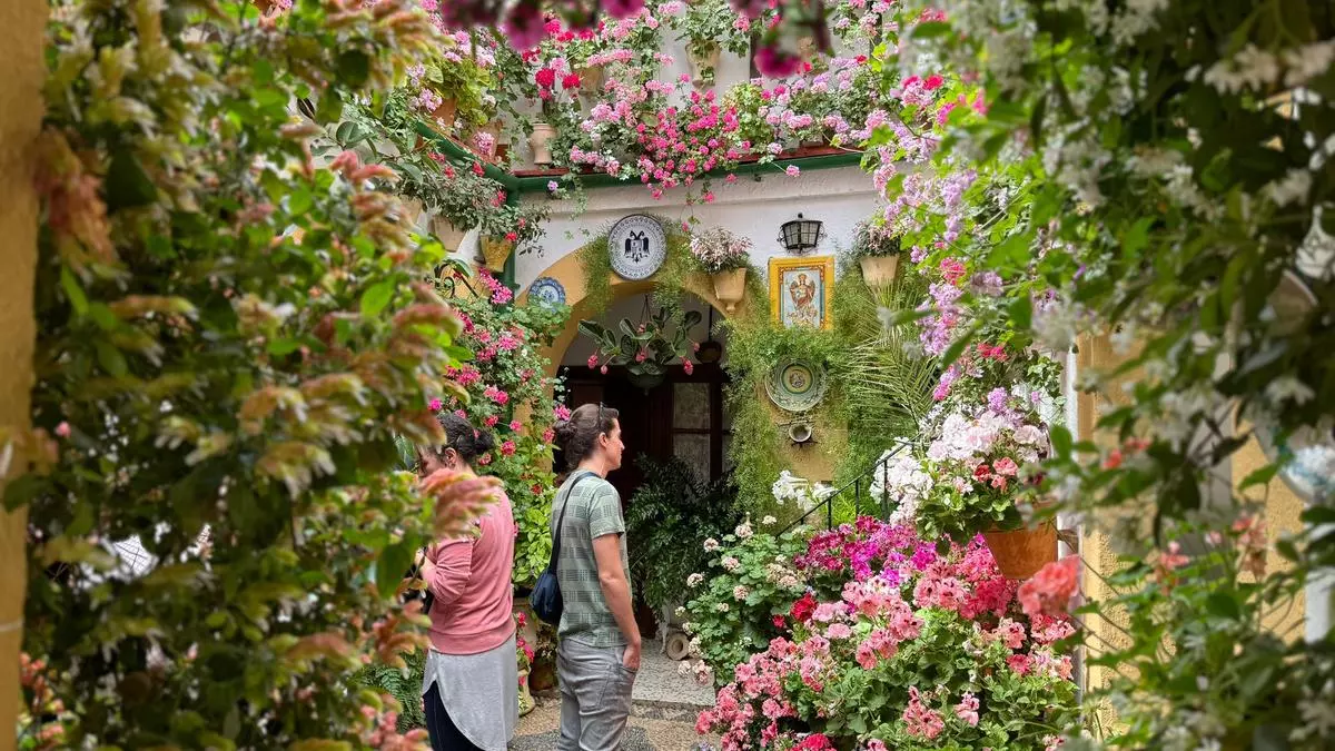 Huella literaria y convivencia vecinal en los patios de Santa Marina y San Agustín