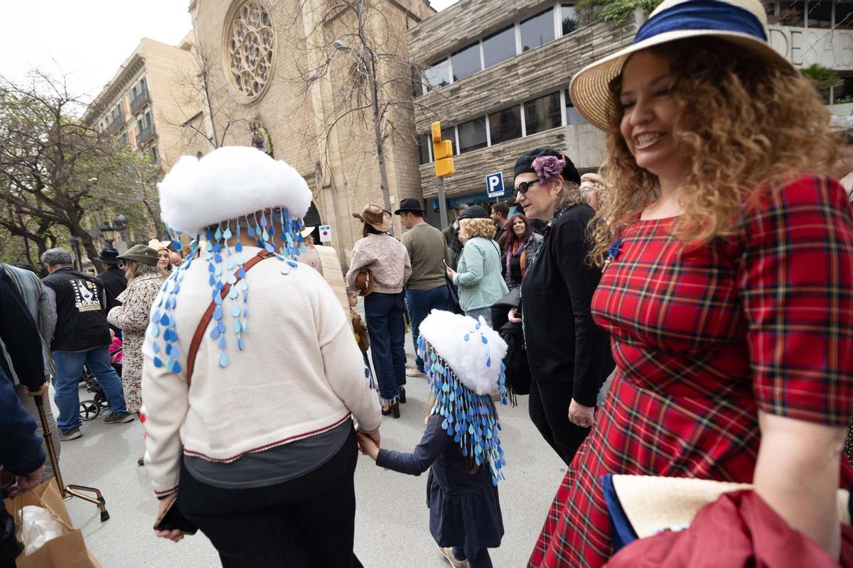 Nueva edición del Paseo con Sombrero por Barcelona