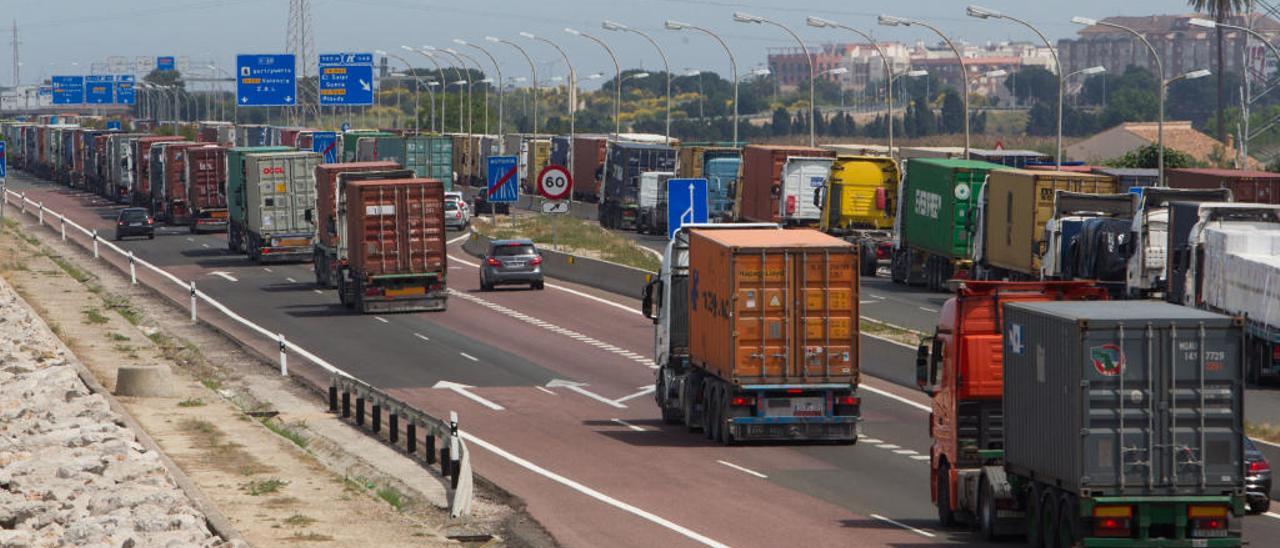 Unos 19.000 camioneros valencianos pueden pedir indemnización al cártel de fabricantes