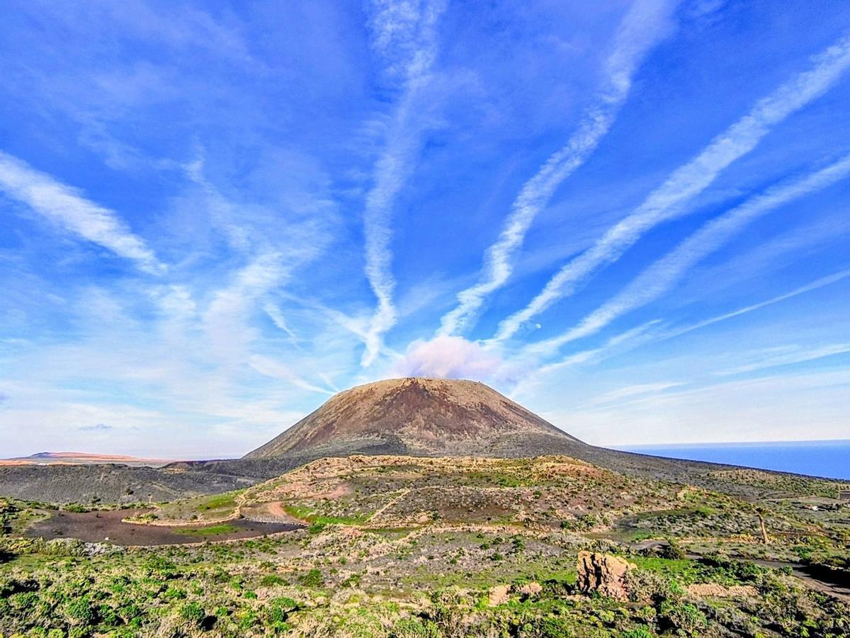 Los campos del norte de Lanzarote se tiñen de verde por las lluvias del invierno