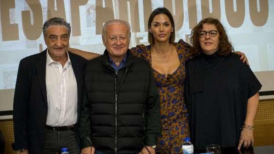 César Benítez, Juan Echanove, Michelle Calvó, Sandra Écija. // B. L.