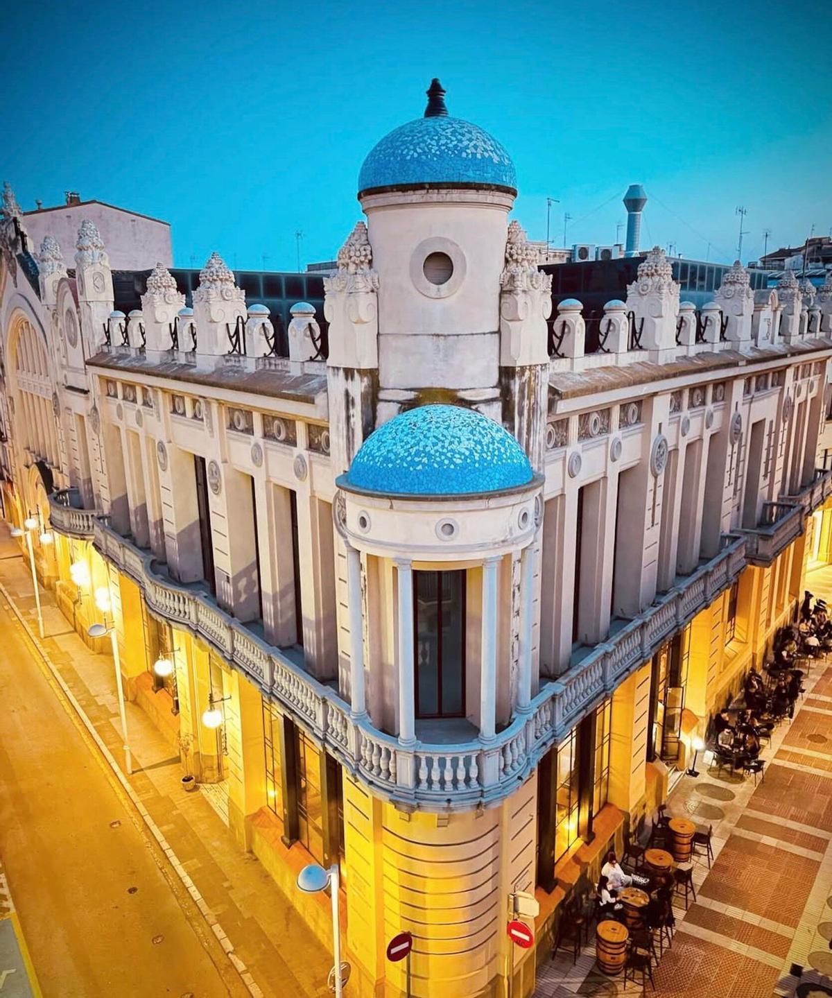 Vista aèria de l'edifici del Casino Menestral de Figueres