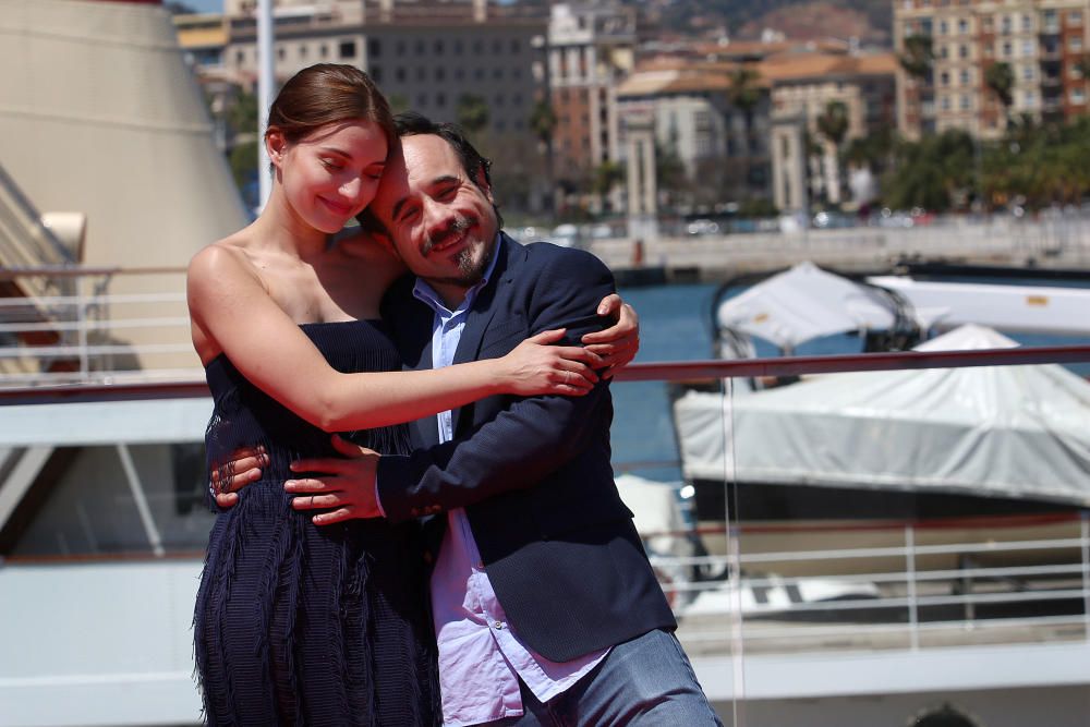 MLG 26/04/2016.-Photocall con el equipo de la pelicula Gernika, con la presencia del director Koldo Serra y los actores, María Valverde, Julián Villagrán, Ingrid García-Jonsson y Bárbara Goenaga.-ALEX ZEA.