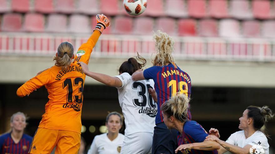 El Valencia CF Femenino no pudo dar continuidad a su racha en su visita a Barcelona.