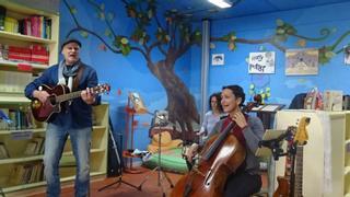 Club Diario de Ibiza presenta música i poesia amb l'actuació ‘POEMilla’