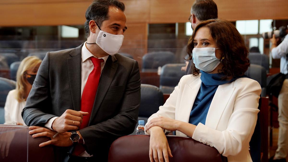 Isabel Díaz Ayuso e Ignacio  Aguado en la Asamblea de Madrid. FOTO: JOSÉ LUIS ROCA