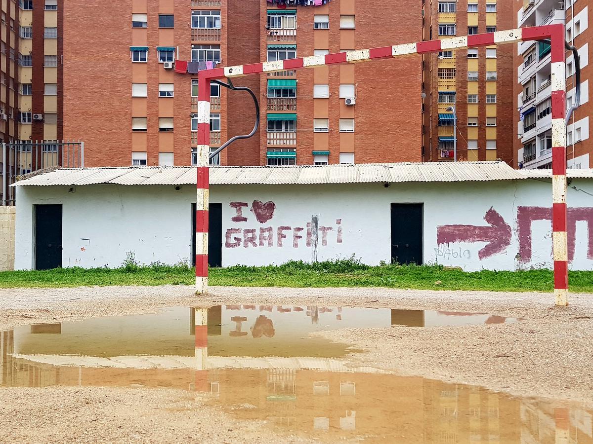 Estado del campo de Colegio de Gibraljaire, en Miraflores.