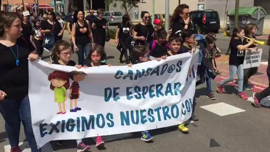 Manifestación de padres y madres del Vicent Marçà