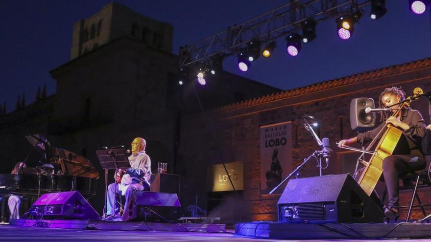 Pablo Milanés, en un concierto en la plaza de la Catedral.