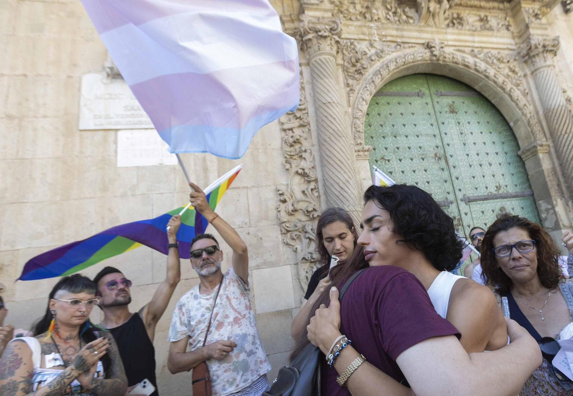 Así ha sido la protesta en Alicante contra la LGTBIFOBIA y su lema ¡Ni un paso atrás!