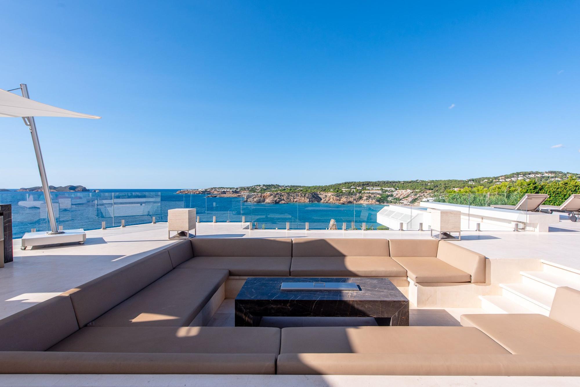 Sale a la venta por 16,5 millones una espectacular villa de Ibiza