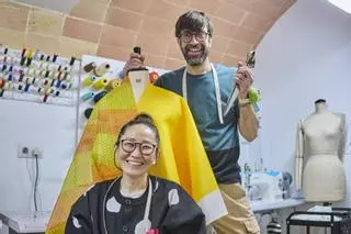 Así es el vestido sorpresa de la estrella del Carnaval de Barcelona que tardará un año en verse por culpa del viento