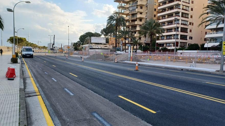 Reabren al tráfico los cuatro carriles del paseo Marítimo de Palma cortados por un socavón