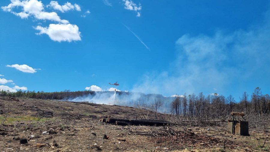 Incendio en Otero de Bodas, en una zona quemada en la Sierra de la Culebra