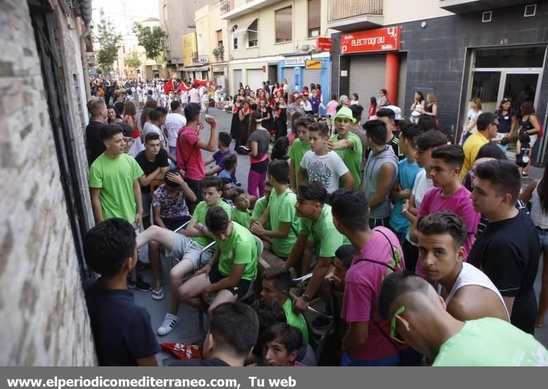 Las calles del Grao se llenan de fiesta