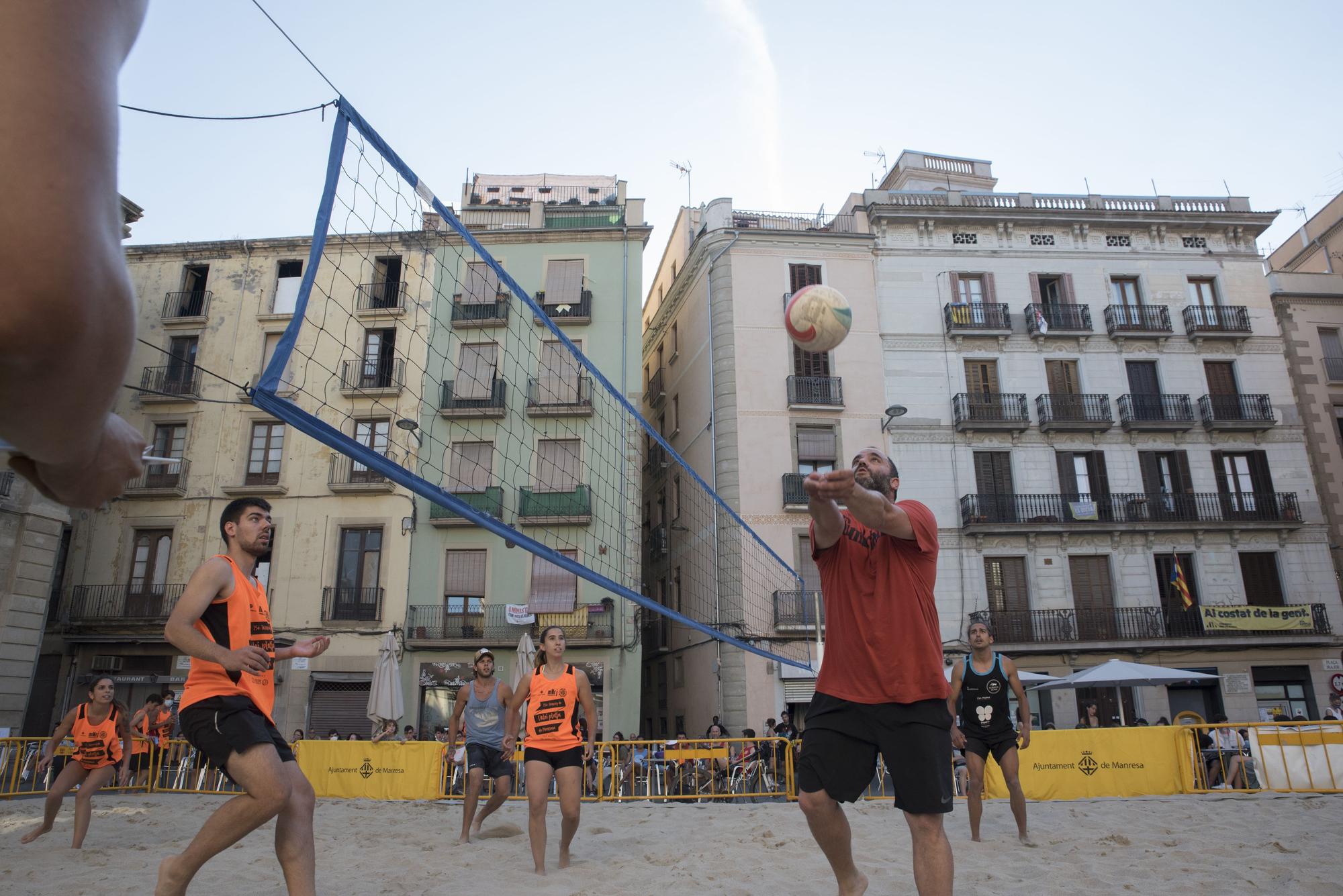 Torneig de Vòlei Manresa a la plaça Major