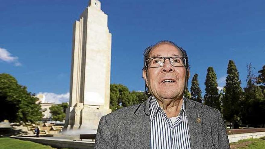 Francisco Ferrer, en 2015 frente al monumento de sa Feixina.