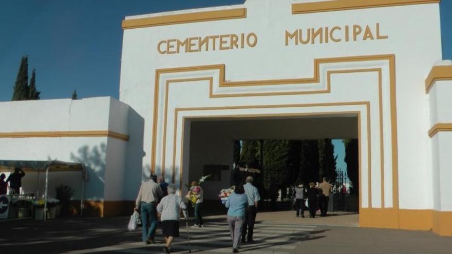 El cementerio de Villanueva de la Serena reduce su aforo al 50 por ciento