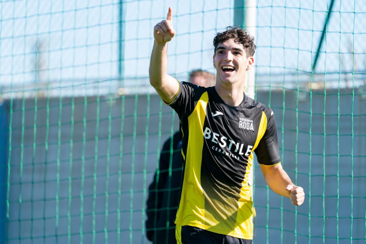 Héctor Royo, que está en u gran momento de forma, también tuvo su cita con el gol.