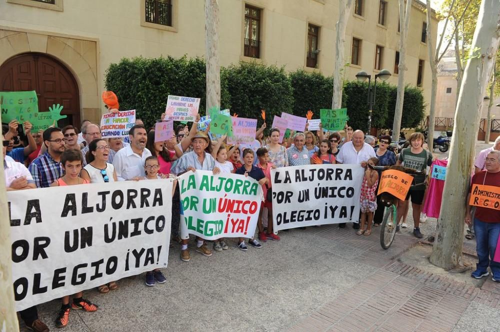 Manifestación de los padres de La Aljorra