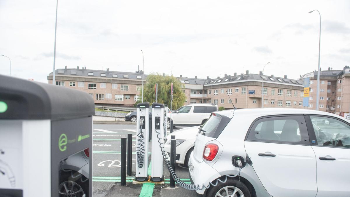 La oficina de turismo de Arteixo contará con cuatro puntos de recarga para coches eléctricos