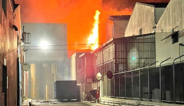 Incendio en naves de Santa Cruz de Tenerife