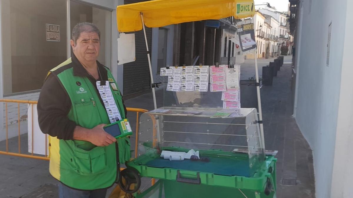 El vendedor de la ONCE Francisco Millán.
