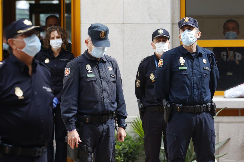 Minuto de silencio por el fallecimiento del policía Sebastián Sabriego, víctima del coronavirus