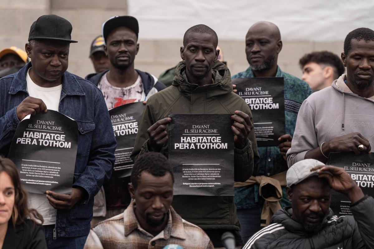Los ocupantes del gran asentamiento de Badalona advierten que si son desalojados y no se les realoja acabarán ocupando otro espacio