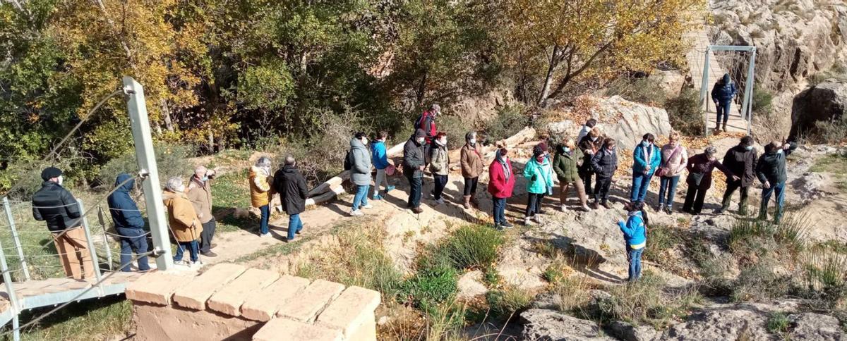 En Almonacid de la Cuba hicieron una visita guiada a la presa sobre el río Aguasvivas.
