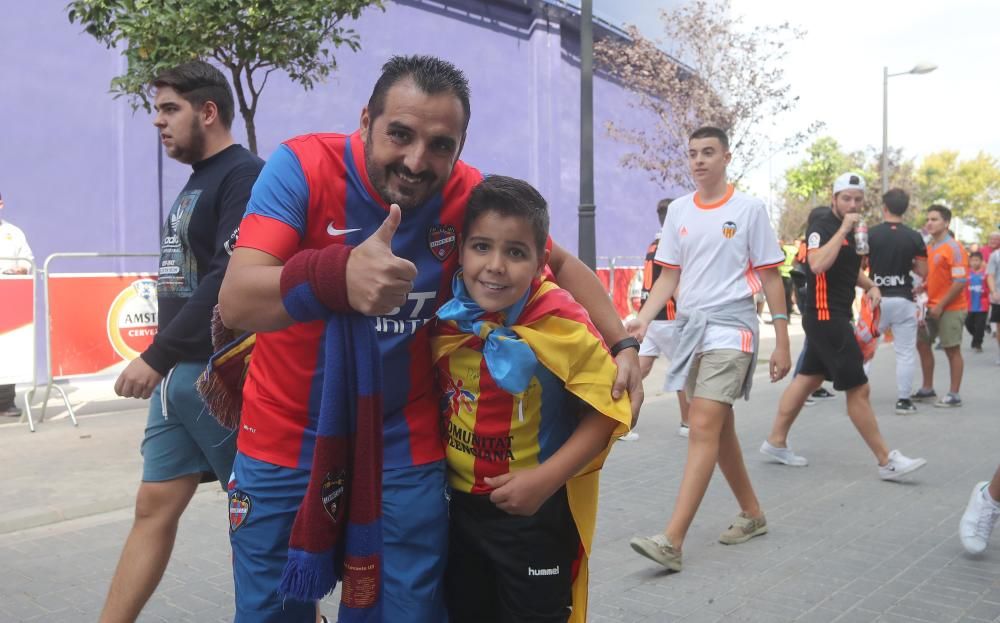 Así vive el Derbi la afición del Levante UD