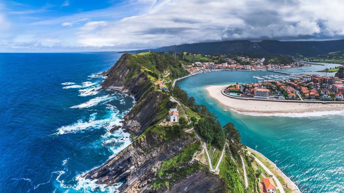 El pueblo asturiano que esconde una cueva Patrimonio de la Humanidad