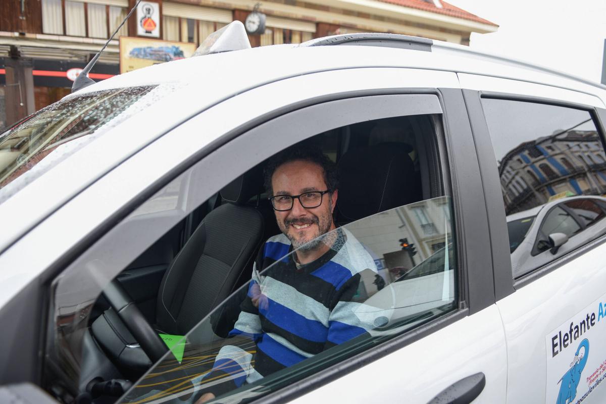 Reportaje semáforos para taxi y autobús.