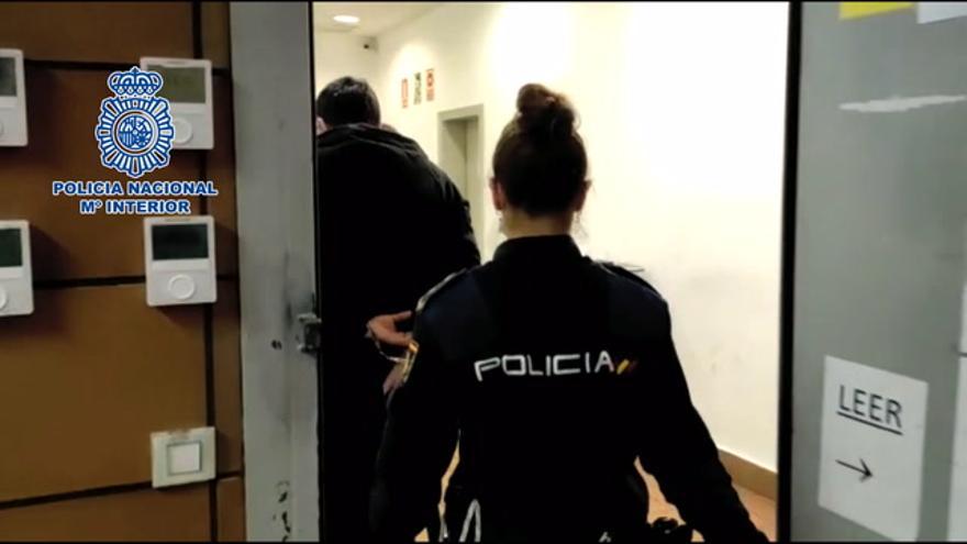 Un joven falsifica un título de enfermero para robar en hospitales de Zaragoza y Gijón