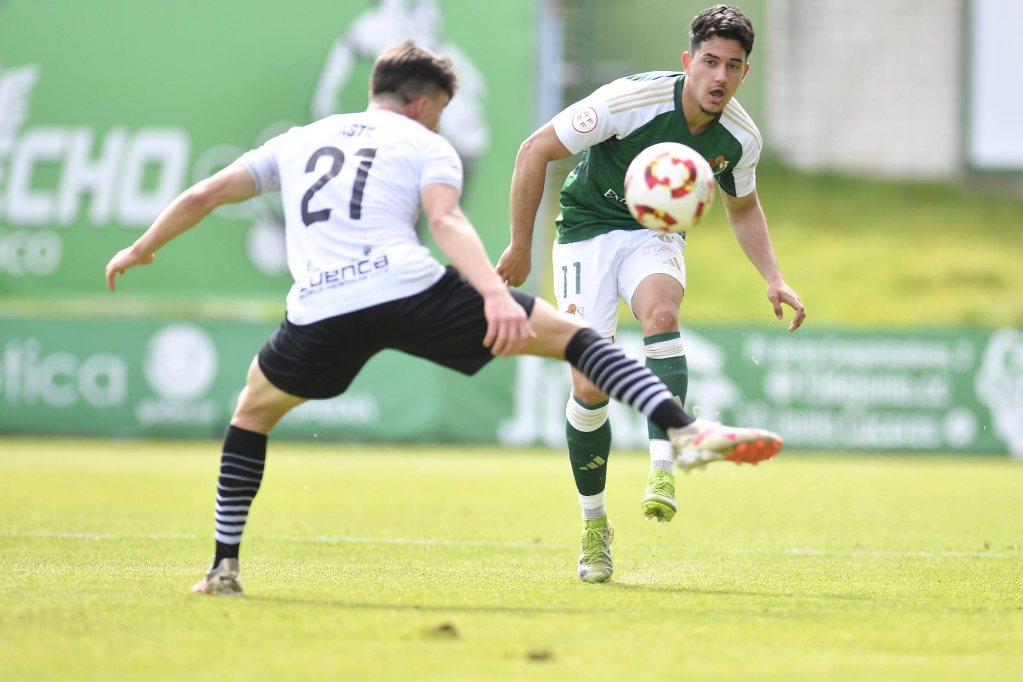 Palacín y Sancho conducen otra vez la fiesta del Cacereño