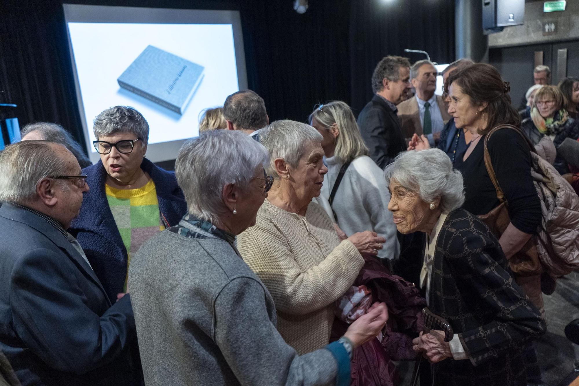 GALERIA | Presentació del llibre de Josep Mestres Cabanes a Manresa