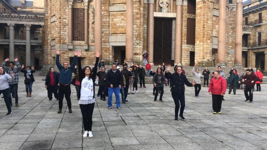 Vídeo: Así fue el Flashmob en La Laboral con motivo del Día internacional de las personas con discapacidad