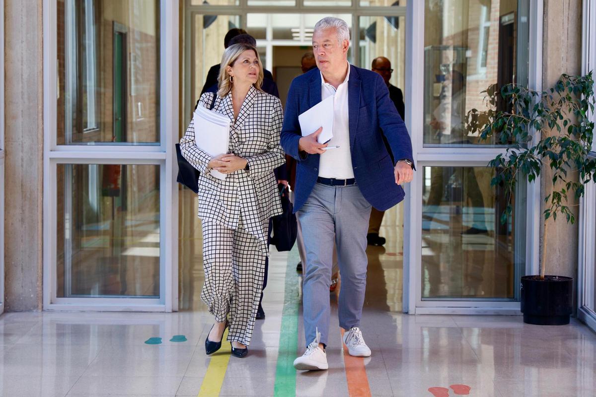 Así ha sido la reunión de los sindicatos con la consellera Carmen Ortí: ha durado 10 minutos después del no rotundo de los sindicatos