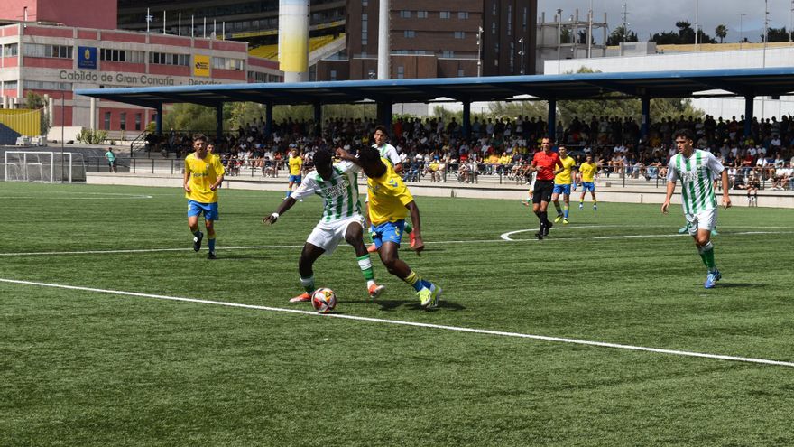 La UD, con pie y medio fuera de la Copa de Campeones juvenil