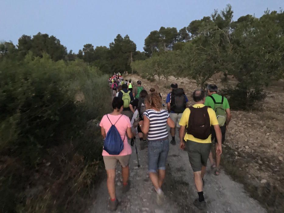 Excursionistas de Mallorca disfrutan de la salida del sol en es Pagos