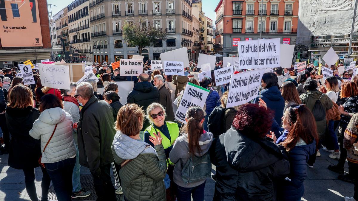 concentración bajo el lema ‘No a la caza’