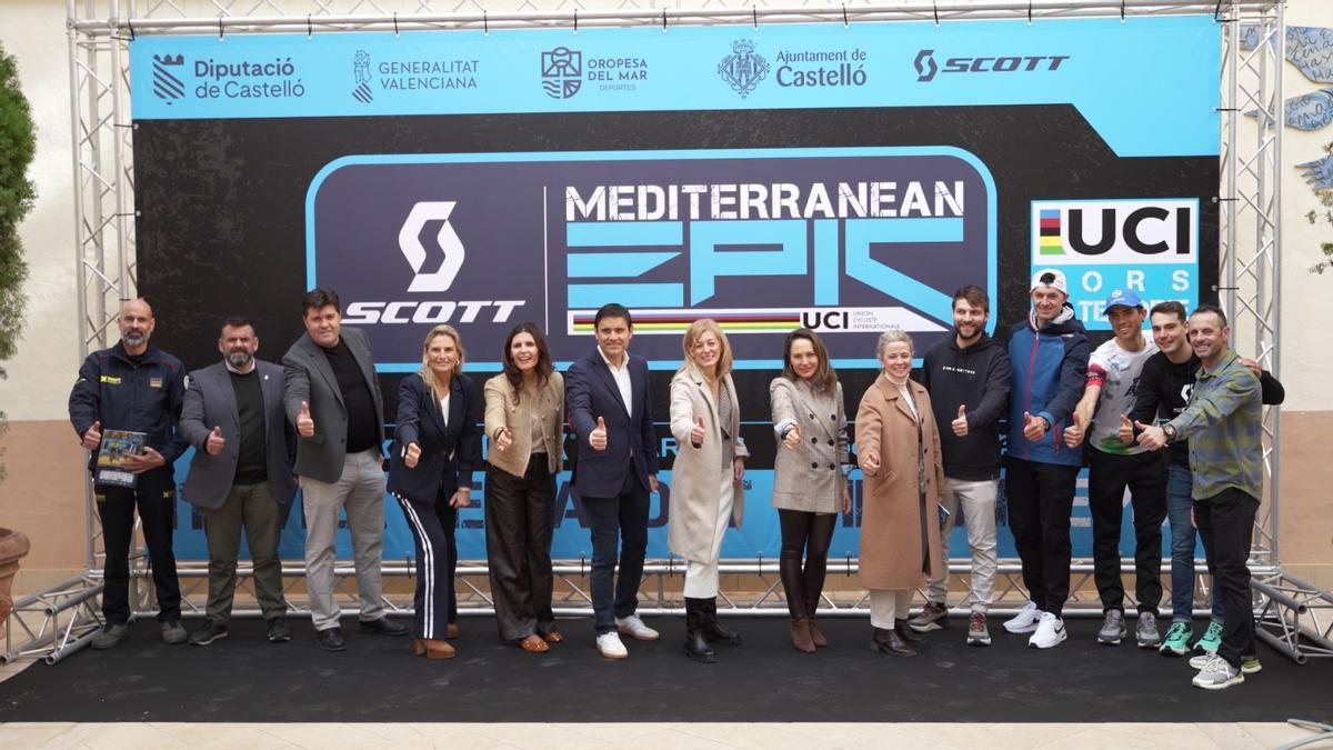Autoridades, organizadores y protagonistas, en la presentación de la SCOTT Mediterranean Epic 2026.