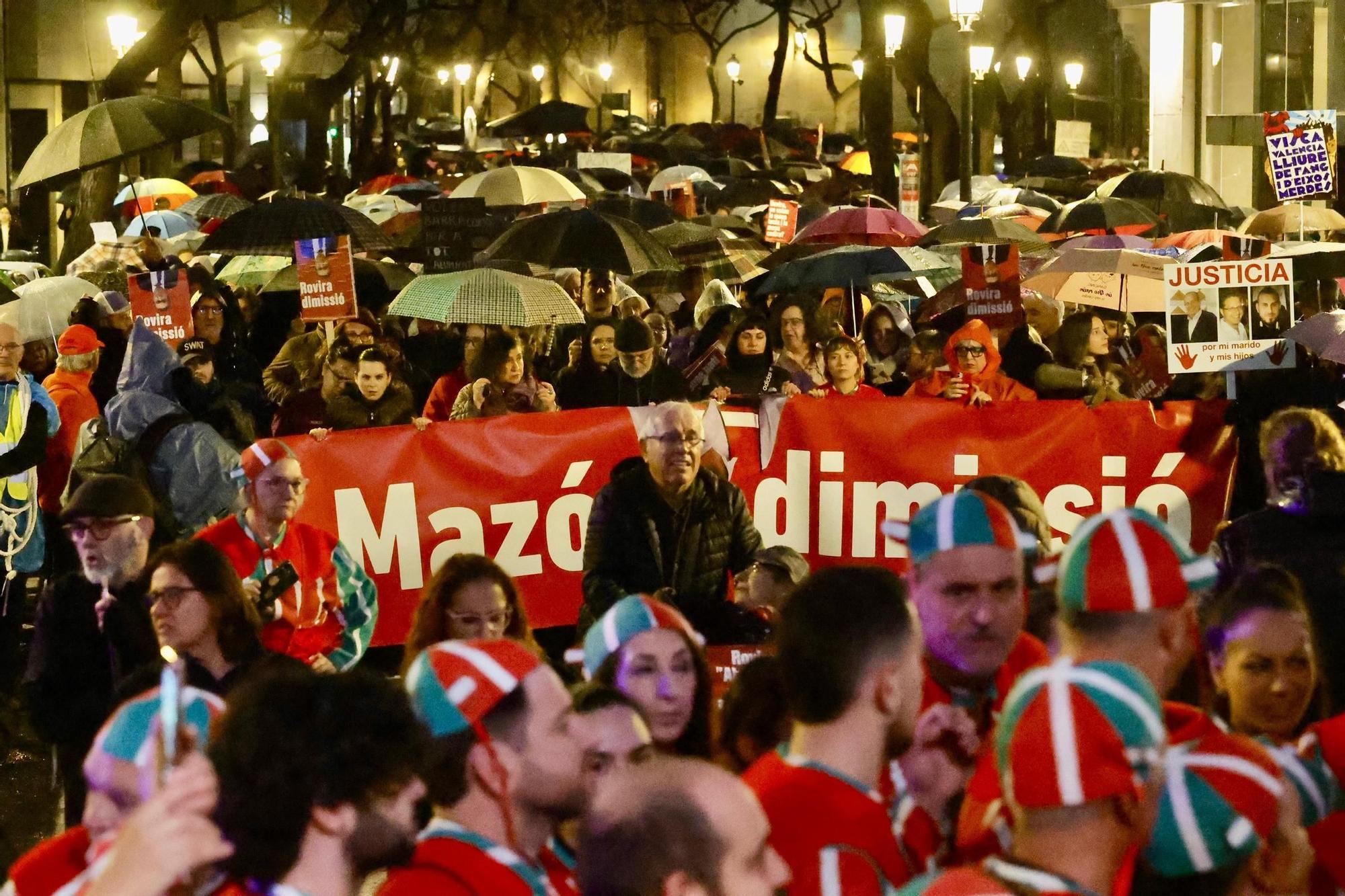 La cuarta manifestación contra Mazón por la gestión de la dana, en imágenes