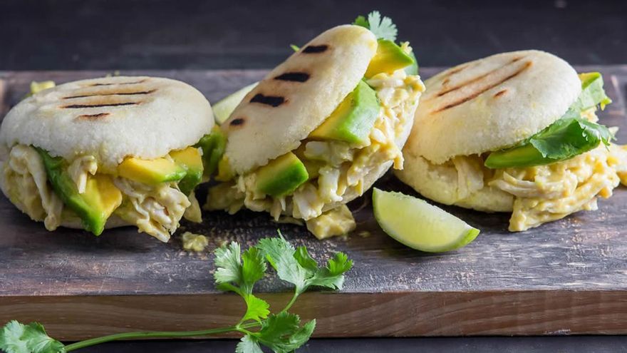 Si te gustan las arepas, estás de suerte: hemos encontrado la más grande de Tenerife