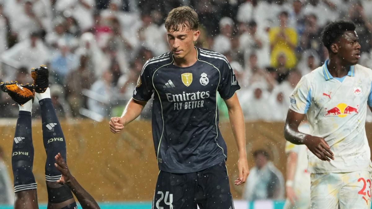 Dean Huijsen, durante el partido contra el Salzburgo en el Mundial de Clubes